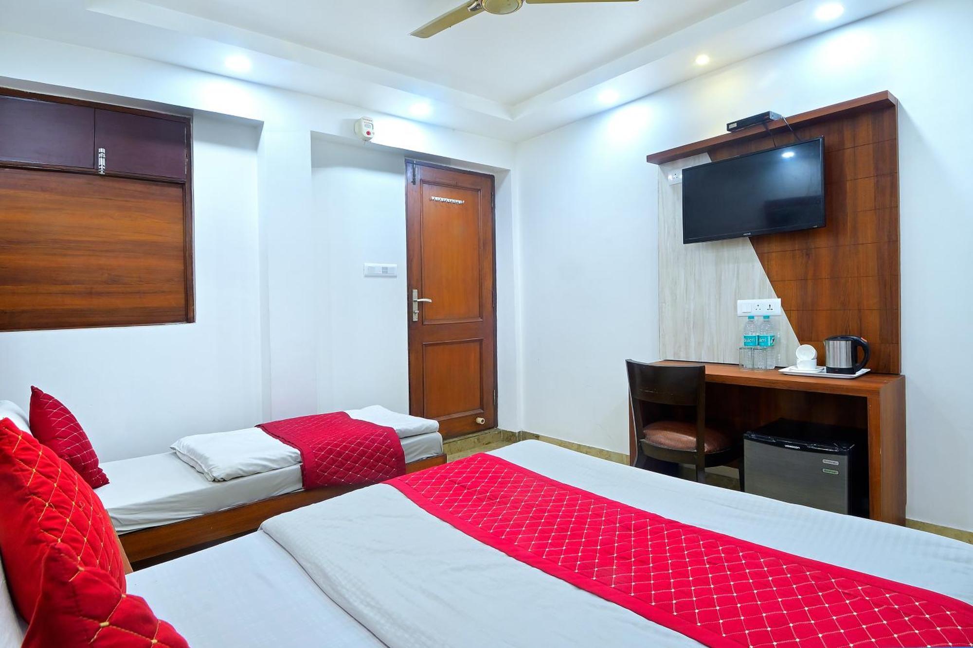 Hotel Maharani Lodge New Delhi Exterior photo