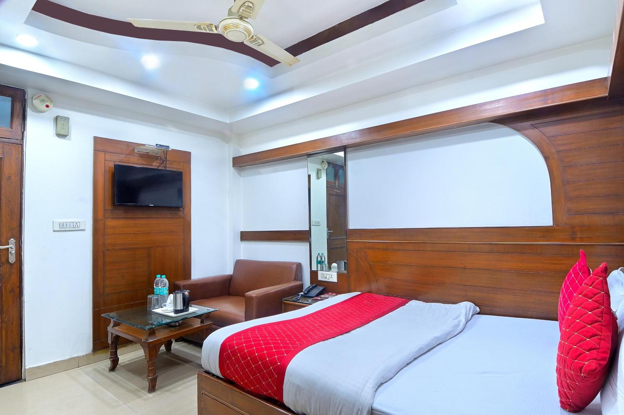 Hotel Maharani Lodge New Delhi Exterior photo
